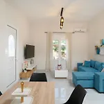 Idyllic Escape * Skála Kallirákhis