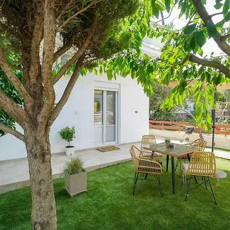 Idyllic Escape * Skála Kallirákhis