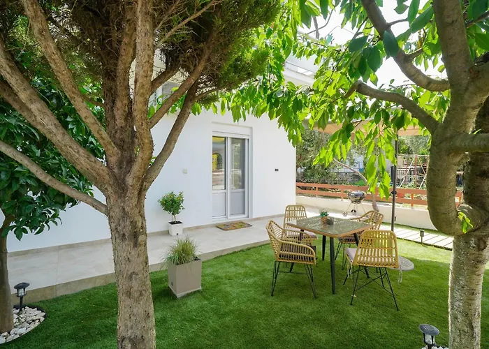 Idyllic Escape * Skála Kallirákhis