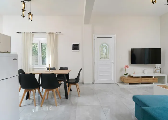 Idyllic Escape * Skála Kallirákhis